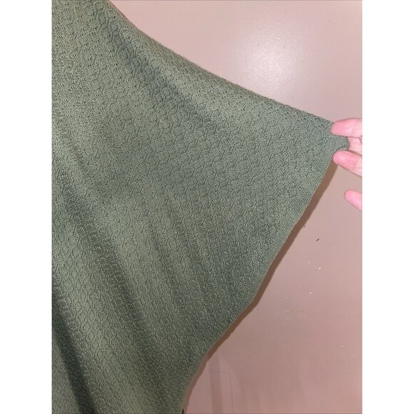 Lane Bryant Textured Poncho Cardigan Wrap Green Tassel Detail SS Hem Sz 22/28 - Picture 4 of 9
